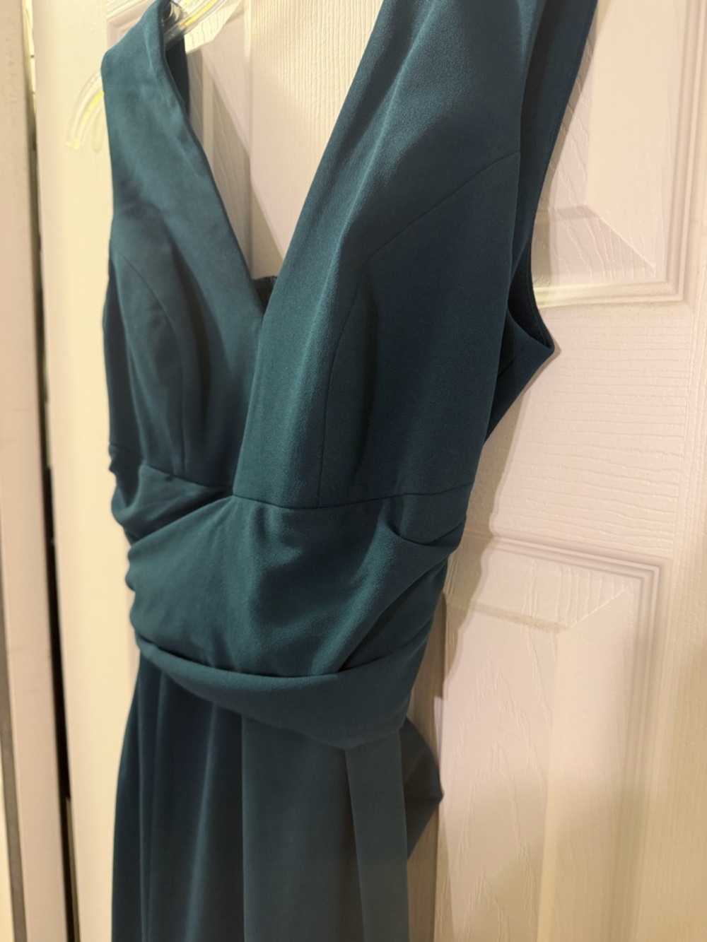 Dress the Population Deep Pine V-Neck Midi Dress - Picture 4 of 5